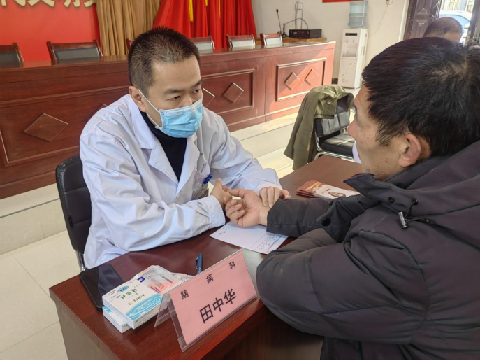 （挂网稿）我院专家走进农村义诊(1)506.png