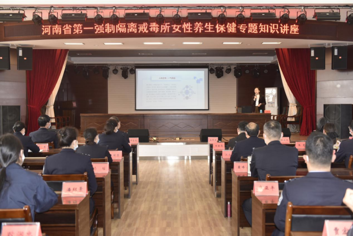 （挂网稿）我院专家团走进学校和机关送健康347.png