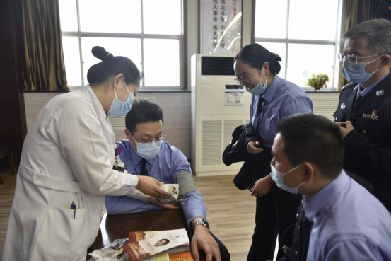 （挂网稿）我院专家团走进学校和机关送健康880.png