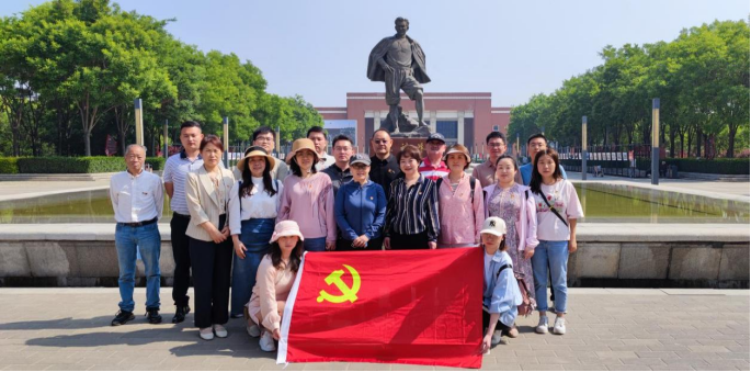 追忆前辈缅怀先贤 拼搏当下展望未来 - 2204.png