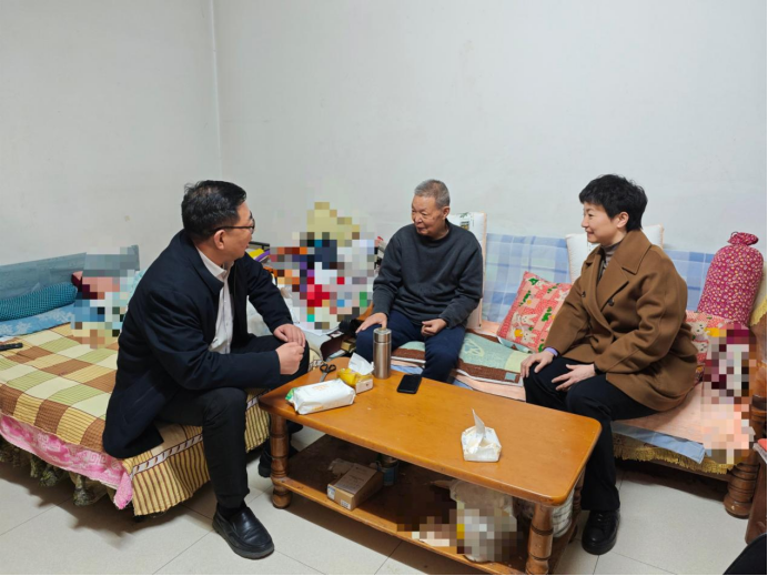 (挂网稿)河南省中西医结合医院看望慰问国医大师张磊教授、全国名老中医李发枝教授301.png (挂网稿)河南省中西医结合医院看望慰问国医大师张磊教授、全国名老中医李发枝教授301.png